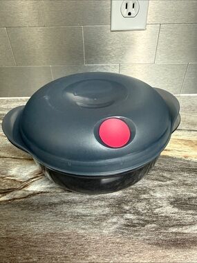 Tupperware Microwave Safe Black Serving Bowl with Red Vent Lid